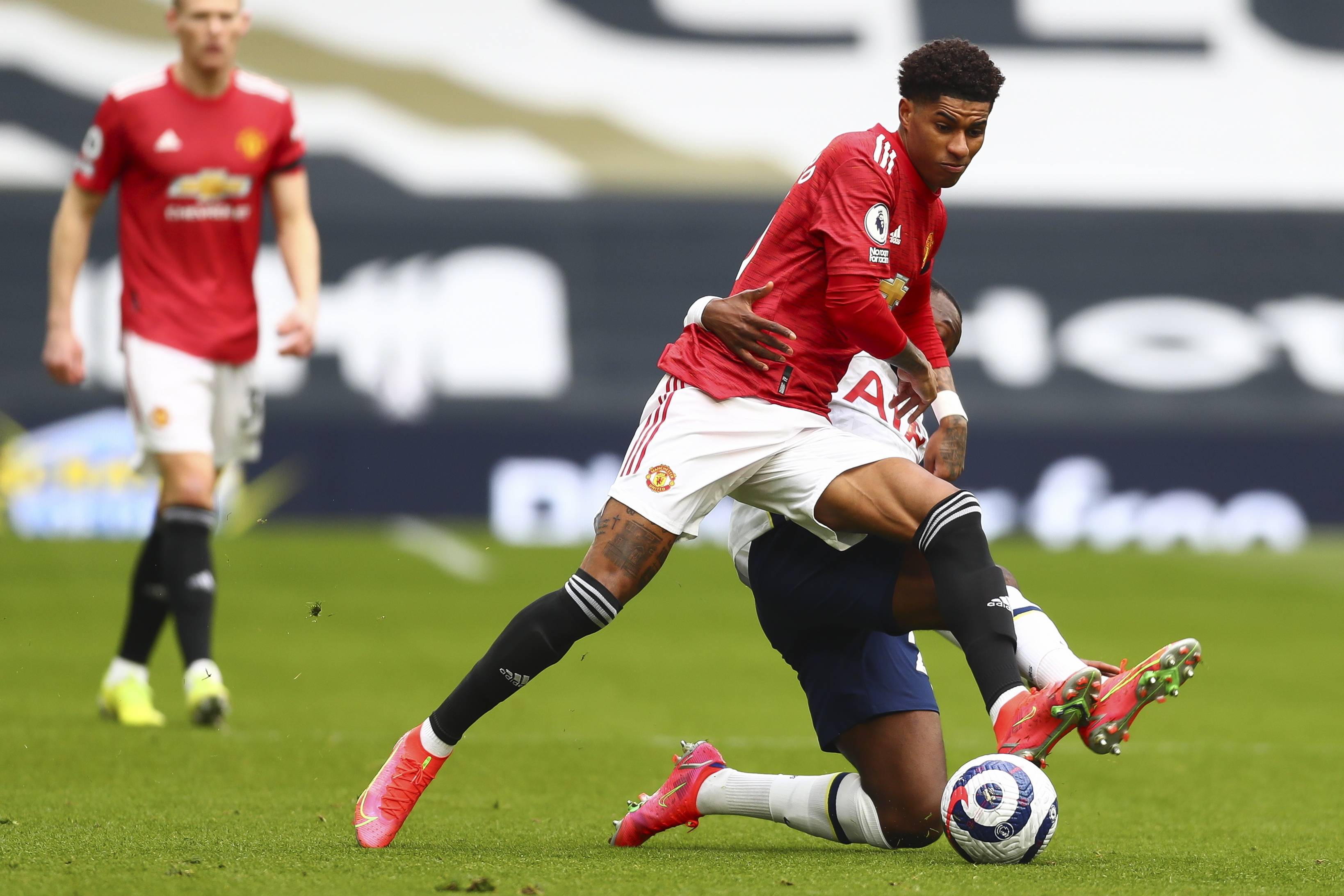 中的稳固地 中的稳固地