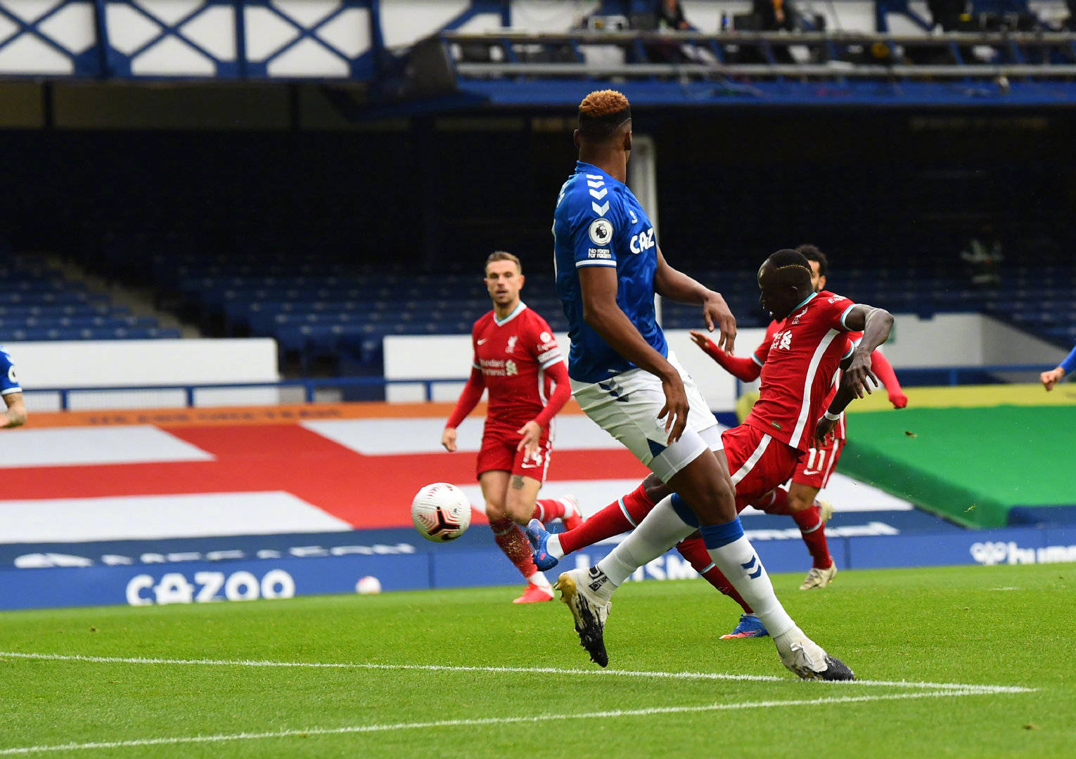 然而在这场 然而在这场